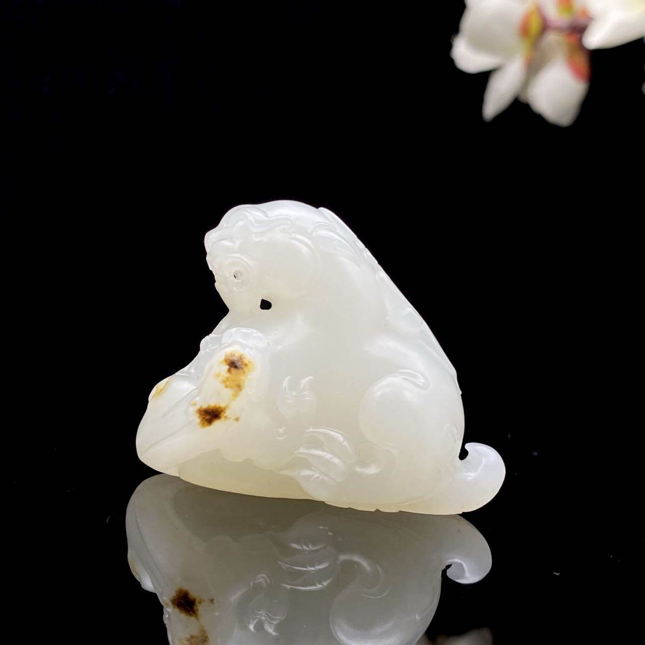 和田玉-白玉籽料子母貔貅【携子上朝】挂件
