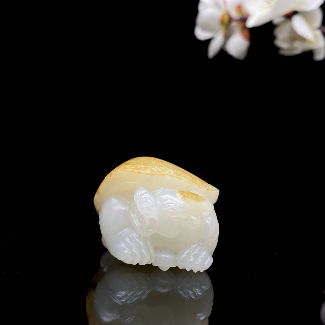 和田玉-籽料【回头貔貅】挂件