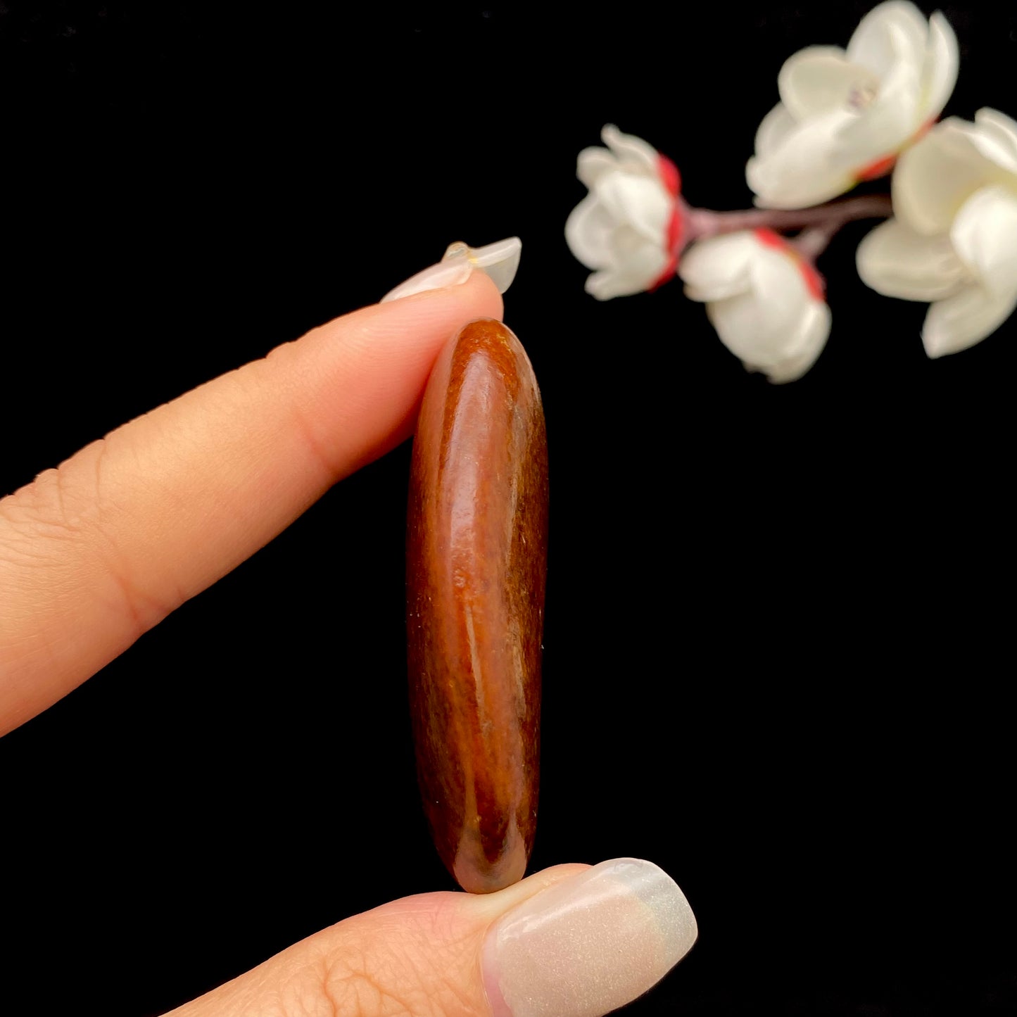 和田玉-满红沁皮籽料原石挂件