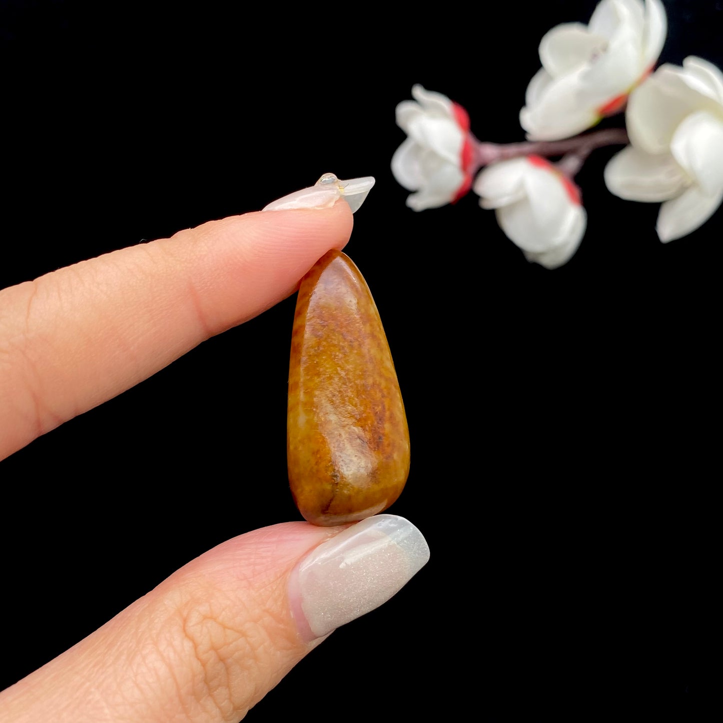 和田玉-洒金皮暖白肉籽料籽吊坠
