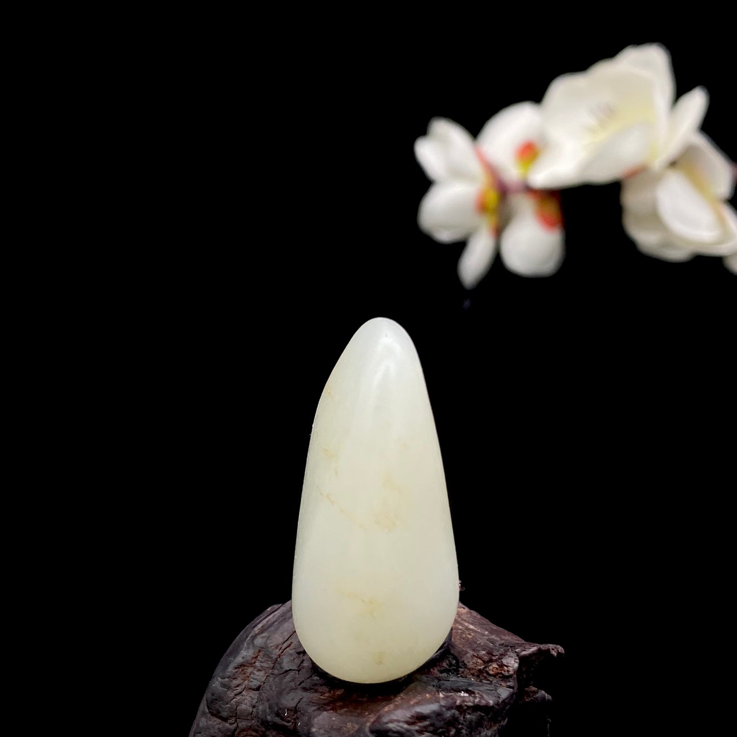 和田玉-白玉籽料原石挂件