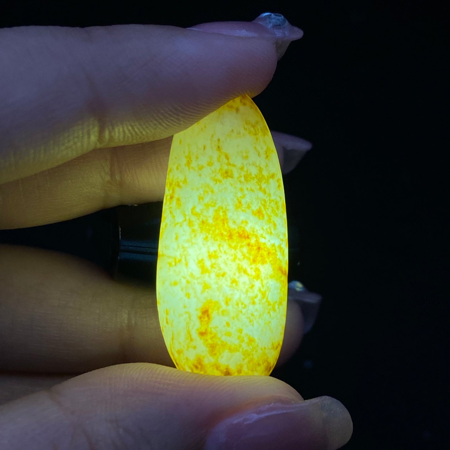 和田玉-洒金皮白肉籽料吊坠籽