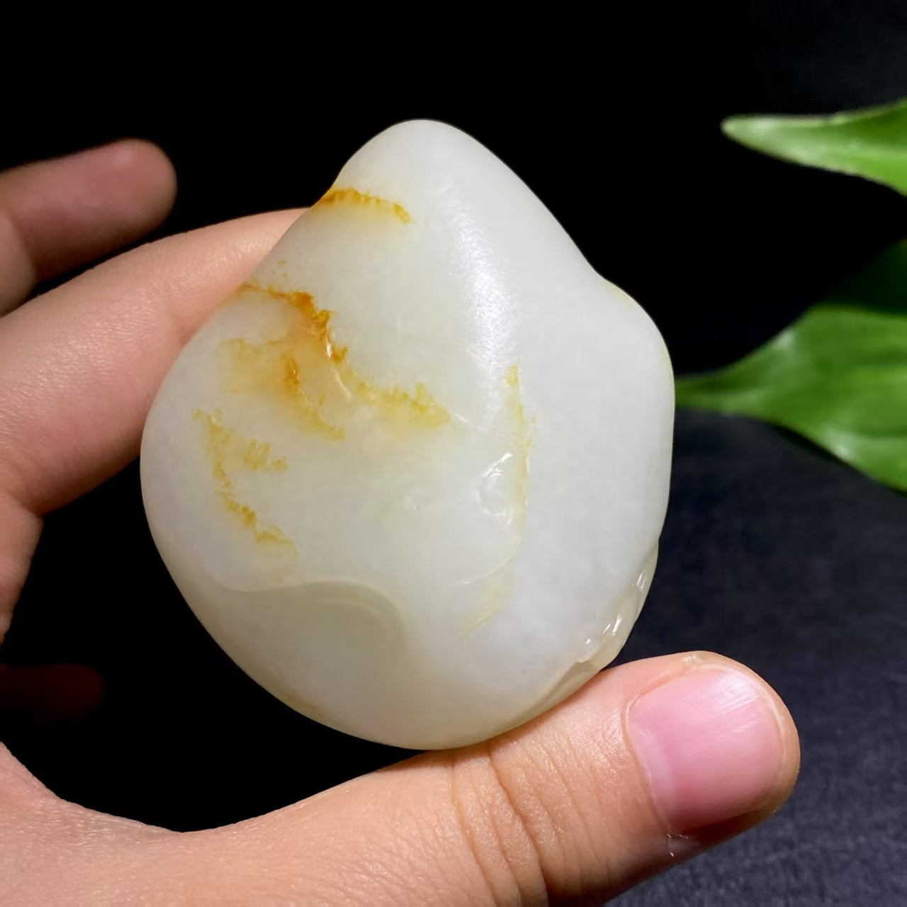 和田玉籽料观音挂件
