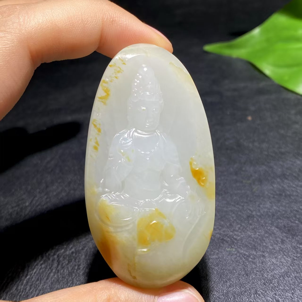 和田玉籽料观音挂件