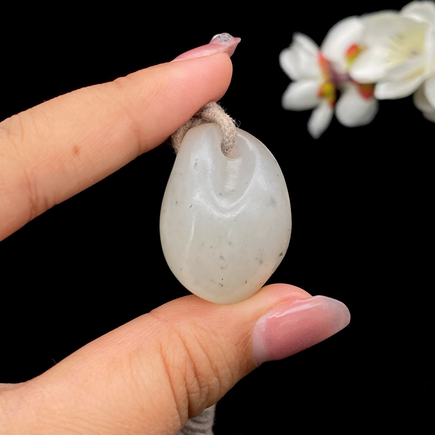 和田玉-聚黄皮散墨青花籽料挂件