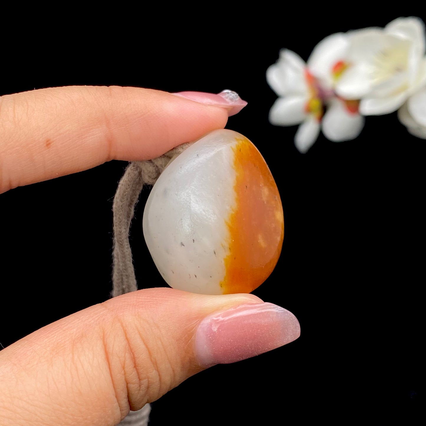 和田玉-聚黄皮散墨青花籽料挂件