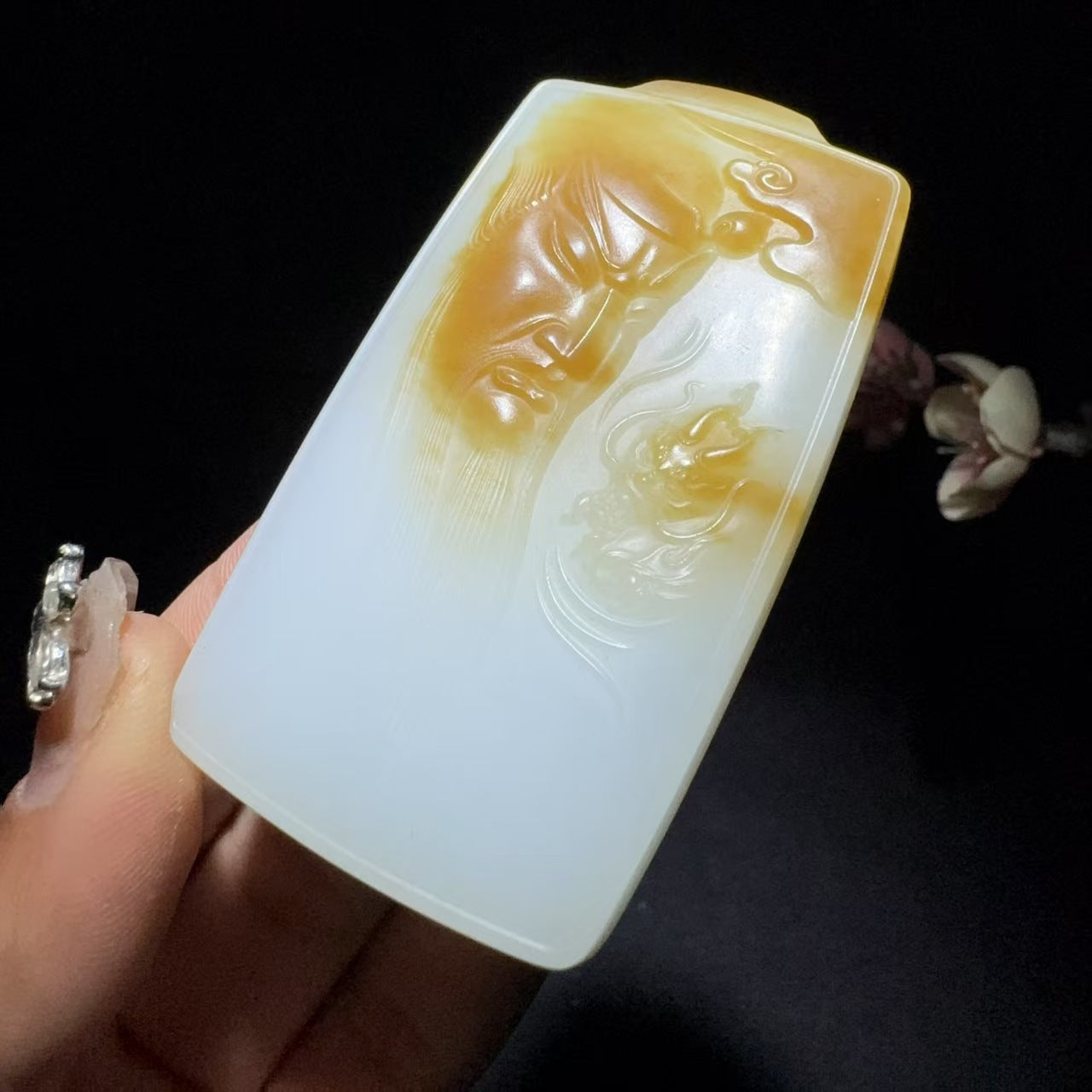 和田玉糖白挂件关公