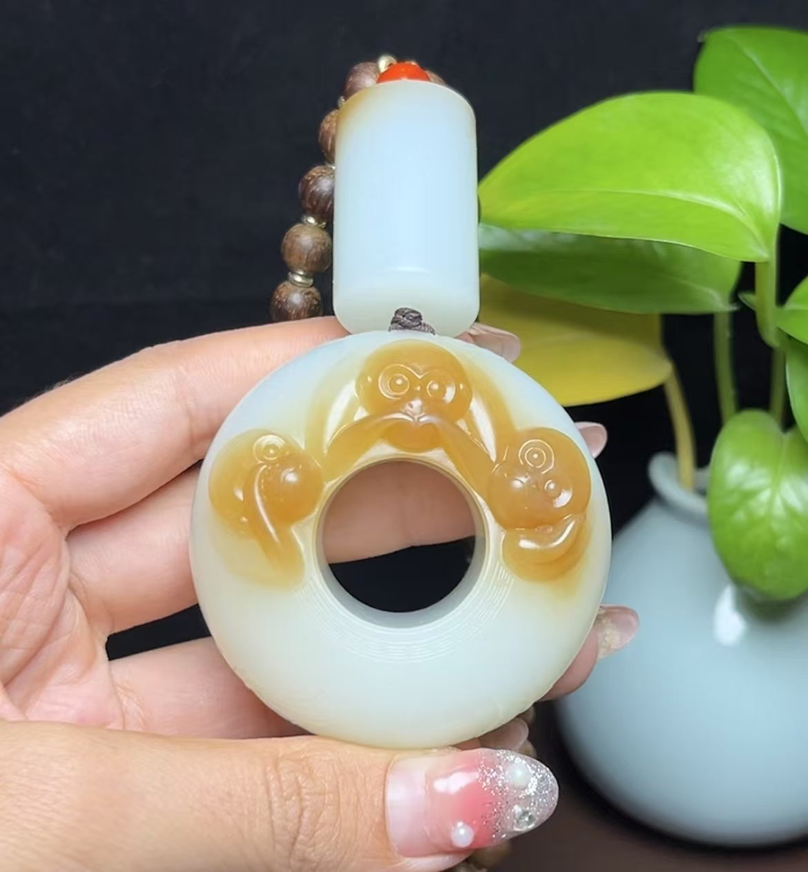 新疆和田玉且末糖羊脂玉三不猴手把件扳指