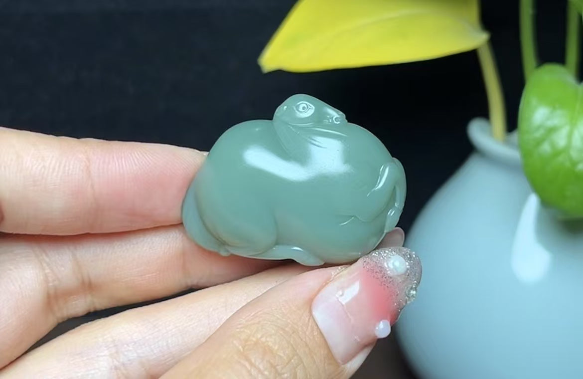 和田玉鸭蛋青唐马挂件