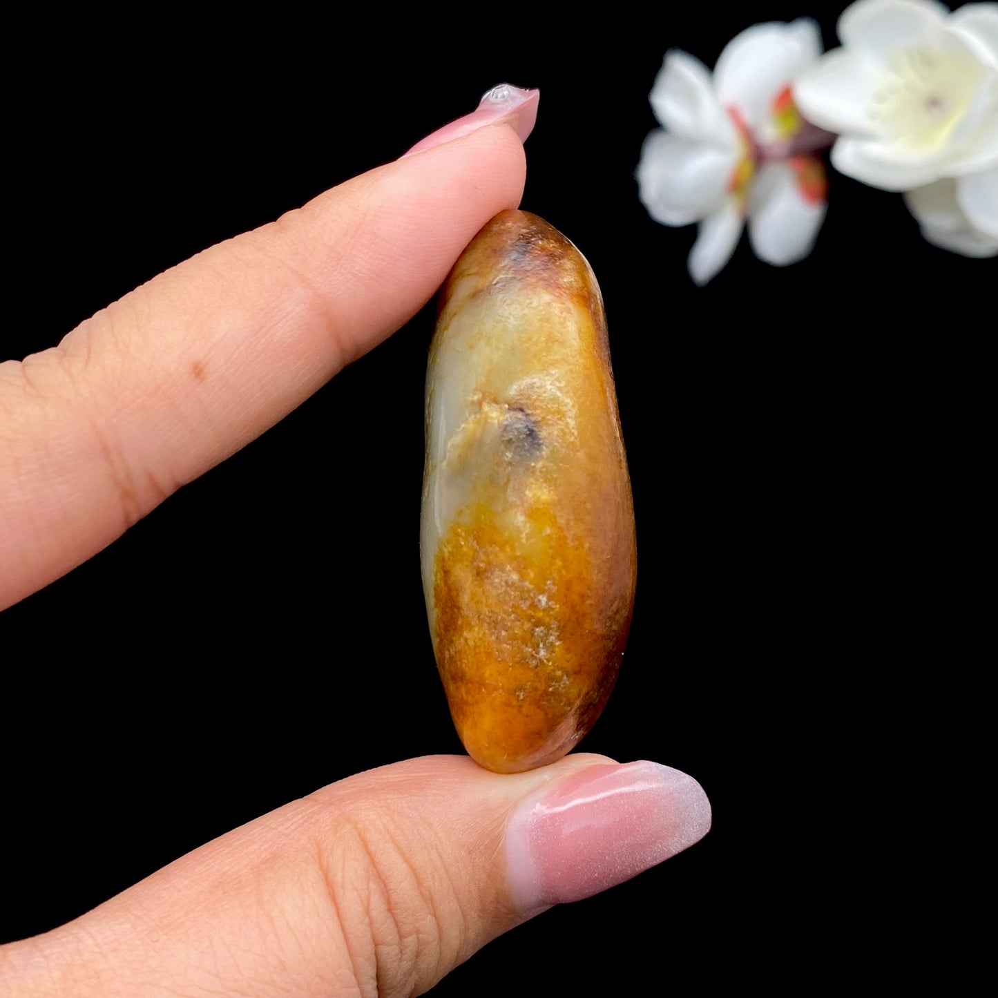 【超值推荐】和田玉-聚黄皮青白肉籽料挂件