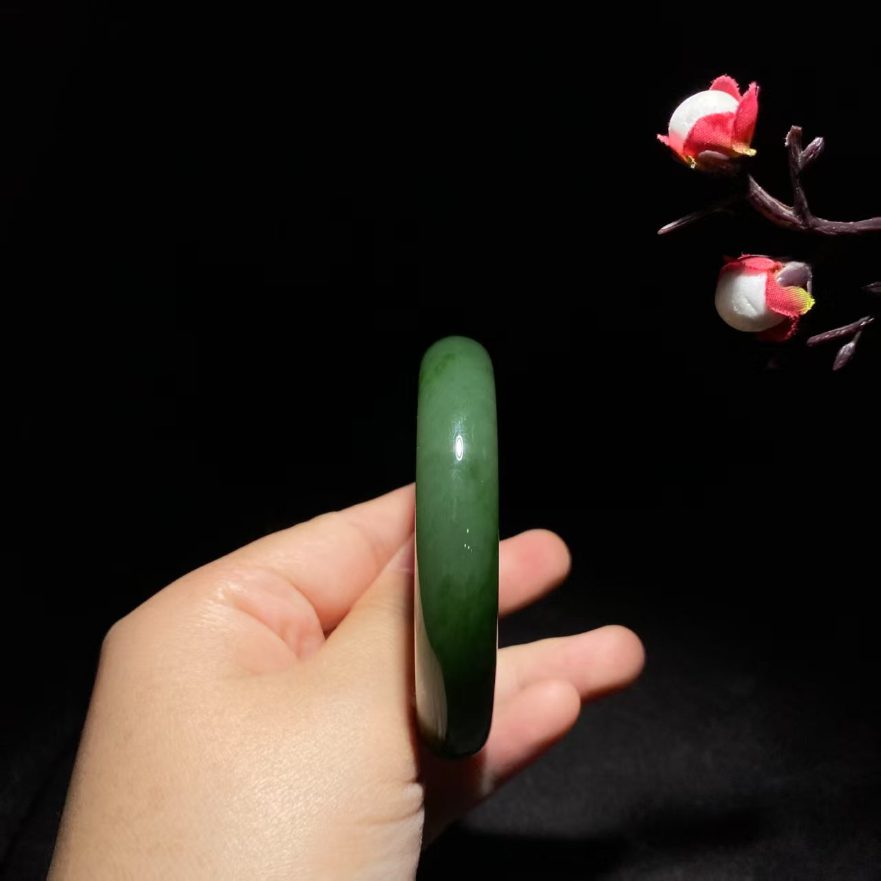 和田山料碧玉阳绿手镯