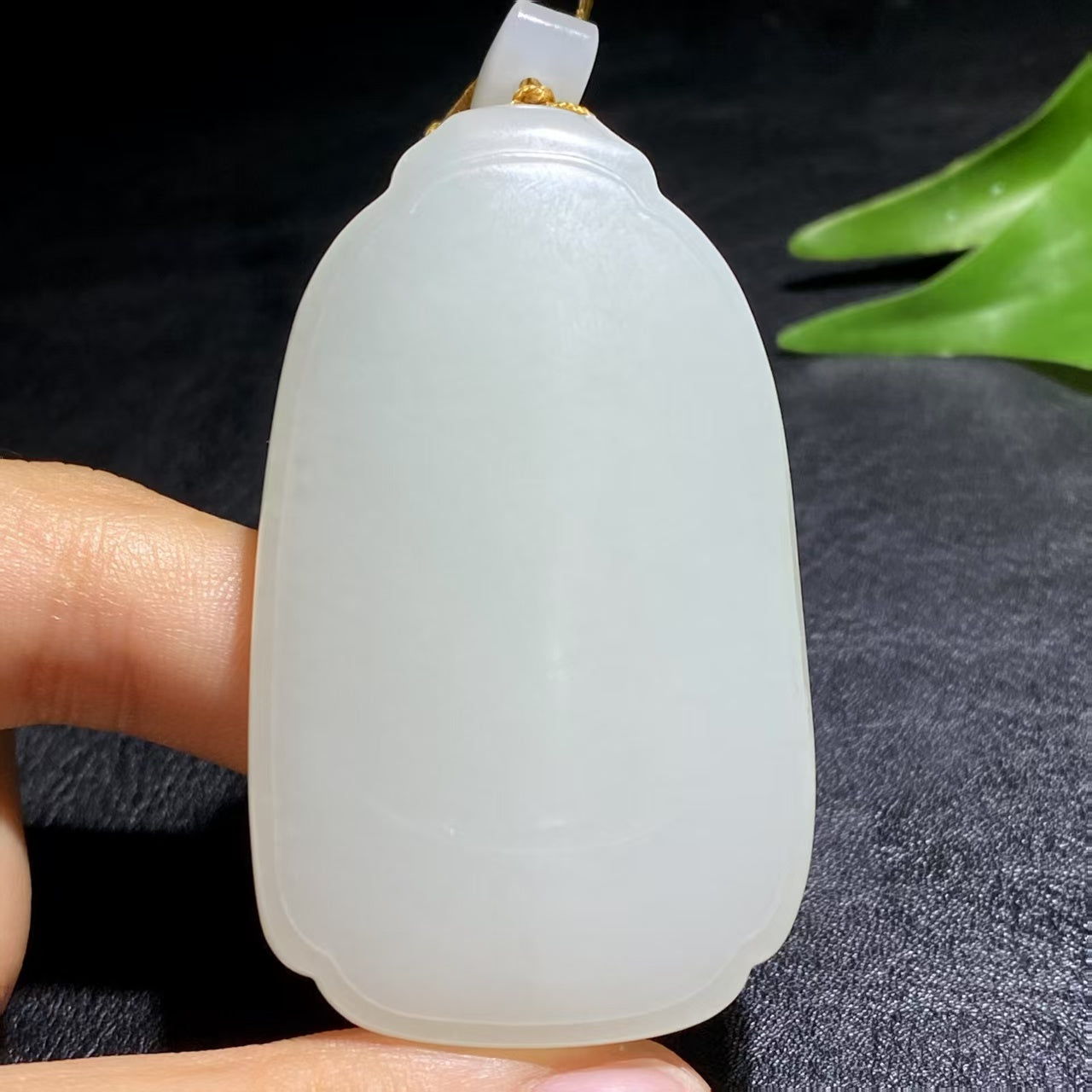 和田玉籽料无事牌挂件