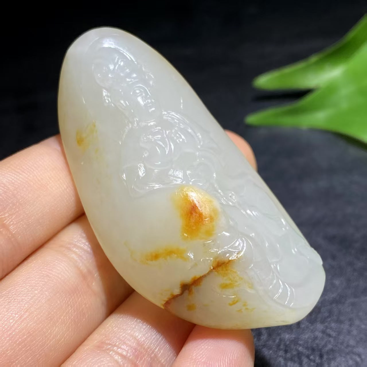和田玉籽料观音挂件