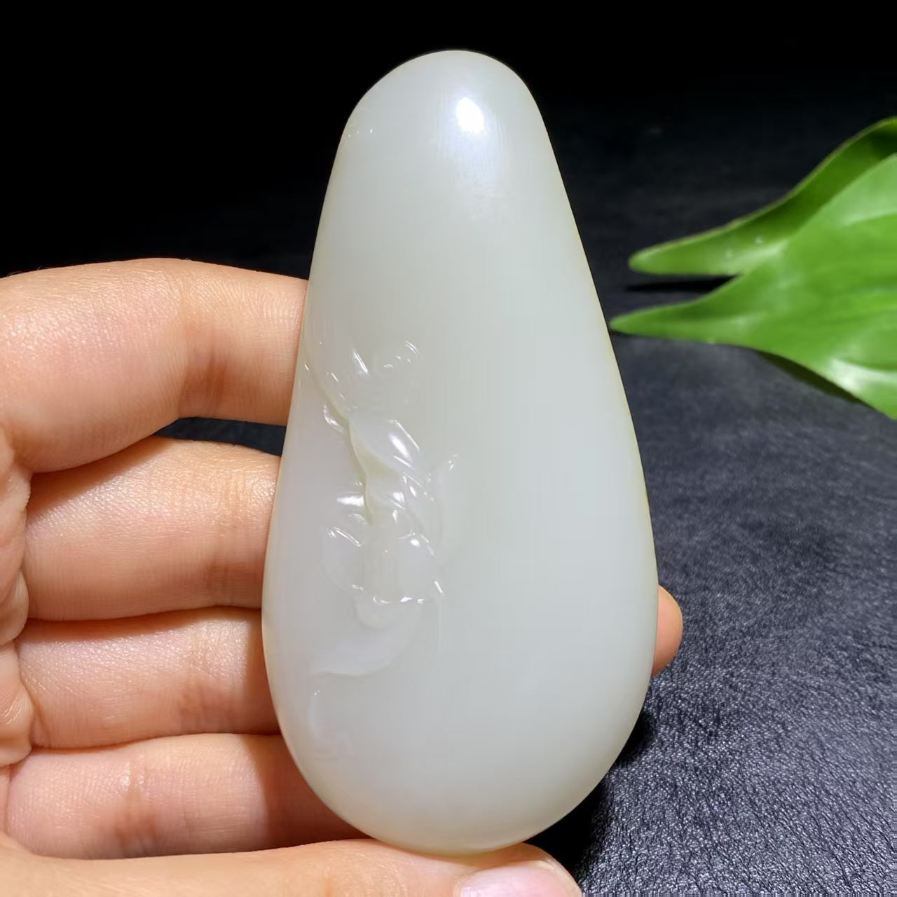 和田玉籽料观音挂件