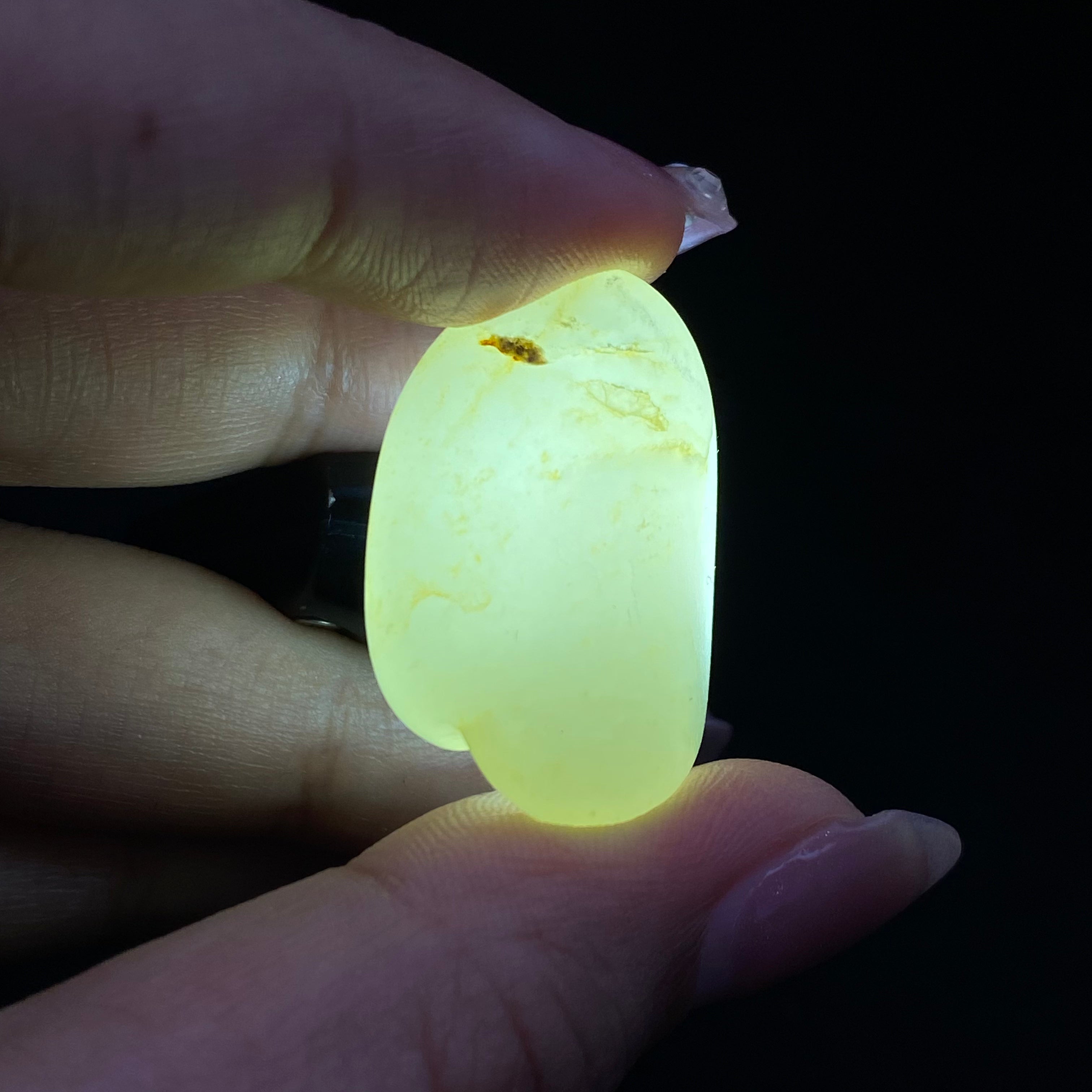 【超值推荐】和田玉-洒金皮白肉籽料吊坠籽