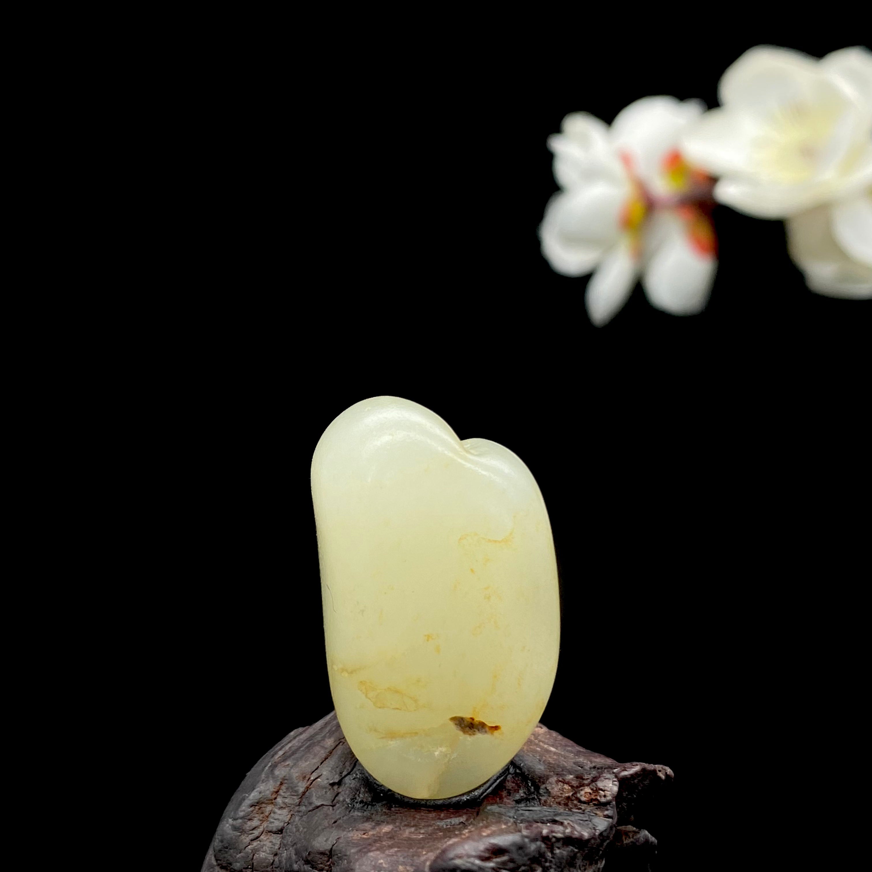 【超值推荐】和田玉-洒金皮白肉籽料吊坠籽