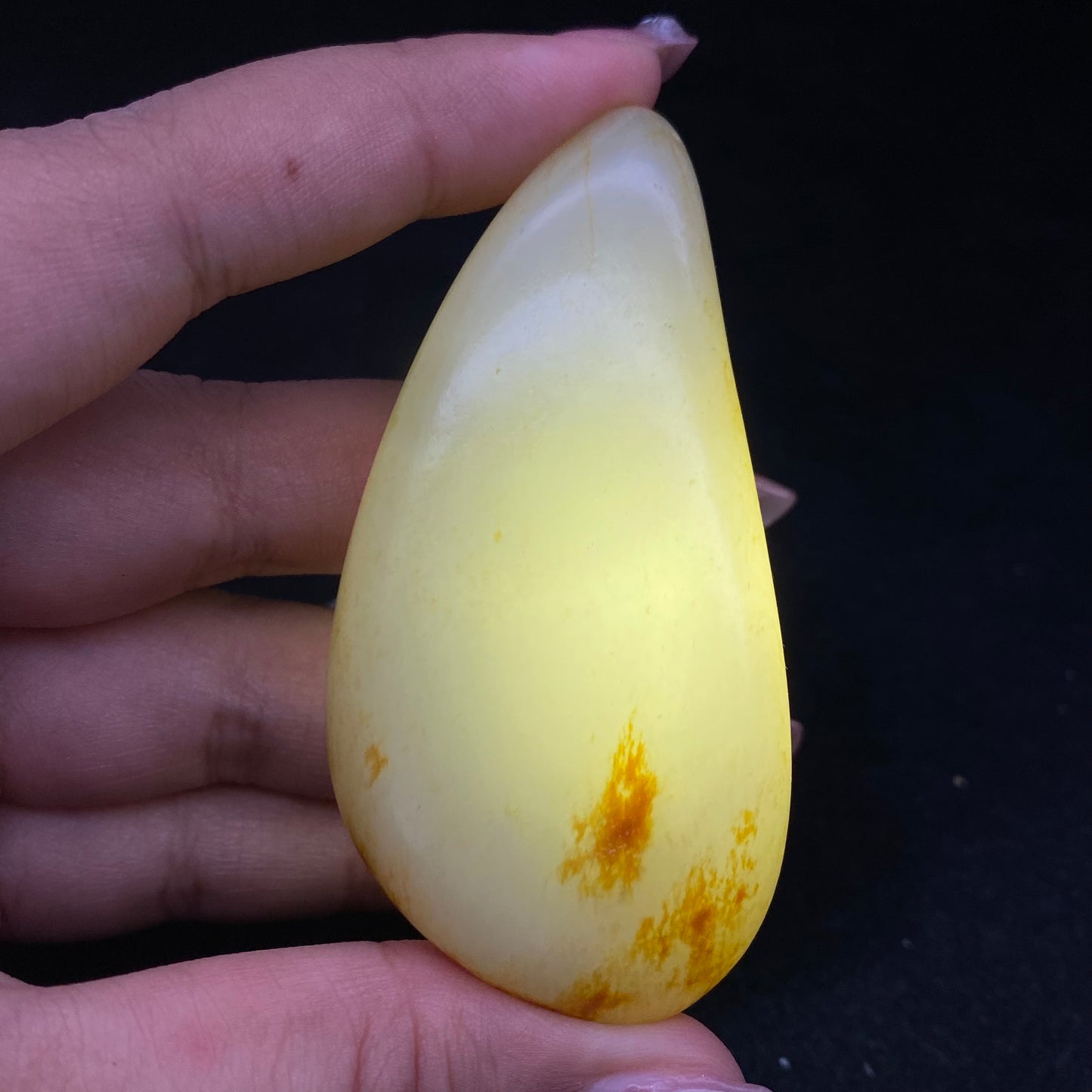 和田玉-聚红皮带洒金皮青白肉籽料手把件