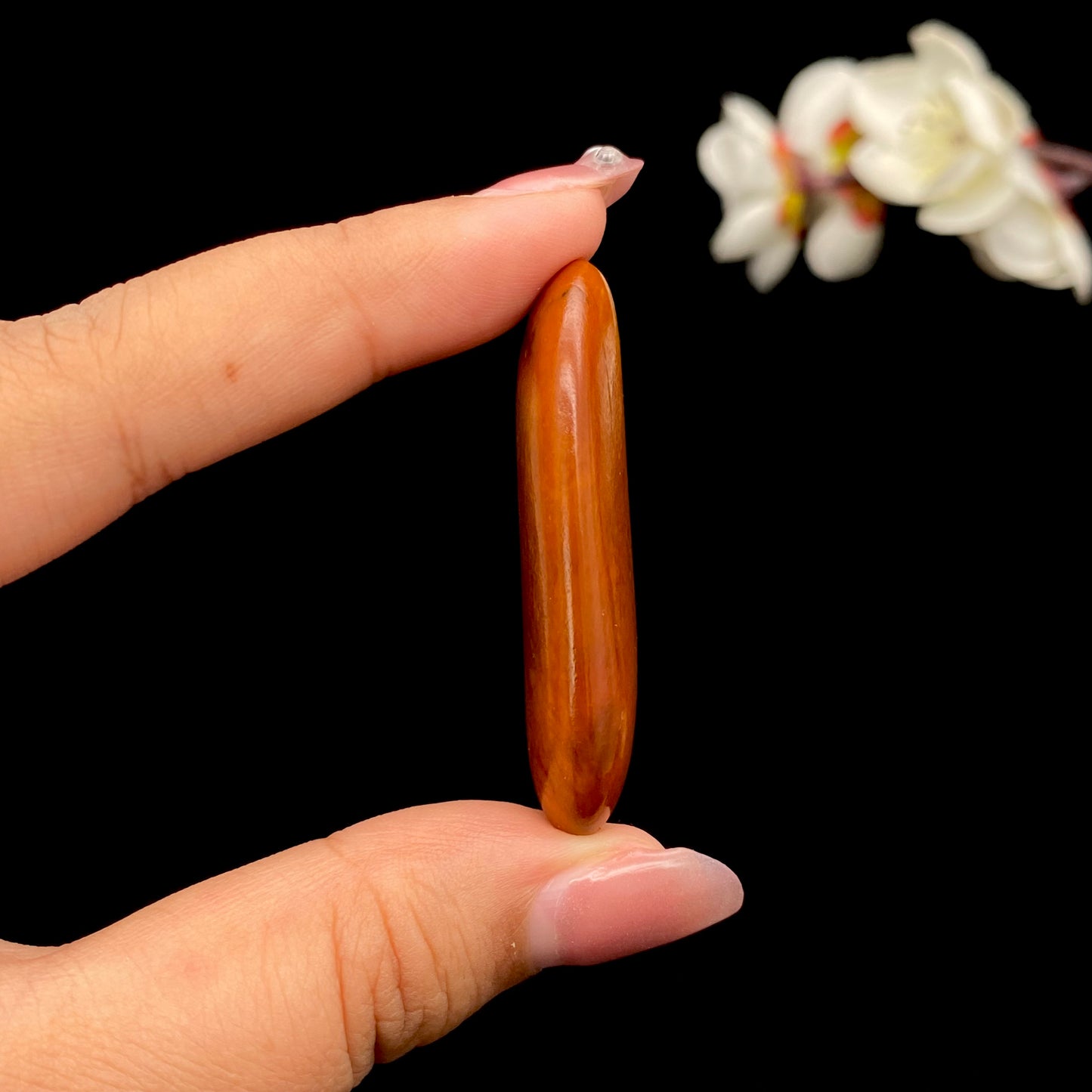 和田玉-红沁皮籽料原石挂件