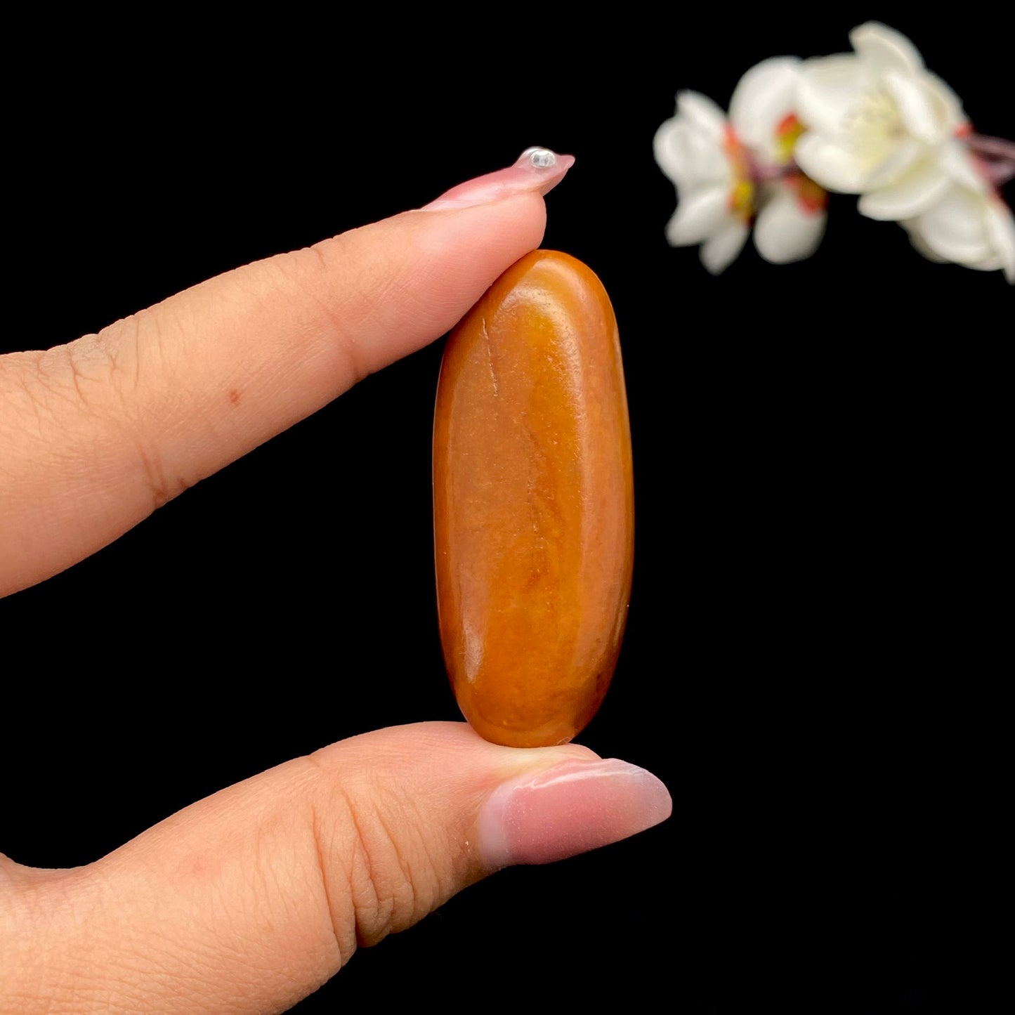 和田玉-红沁皮籽料原石挂件