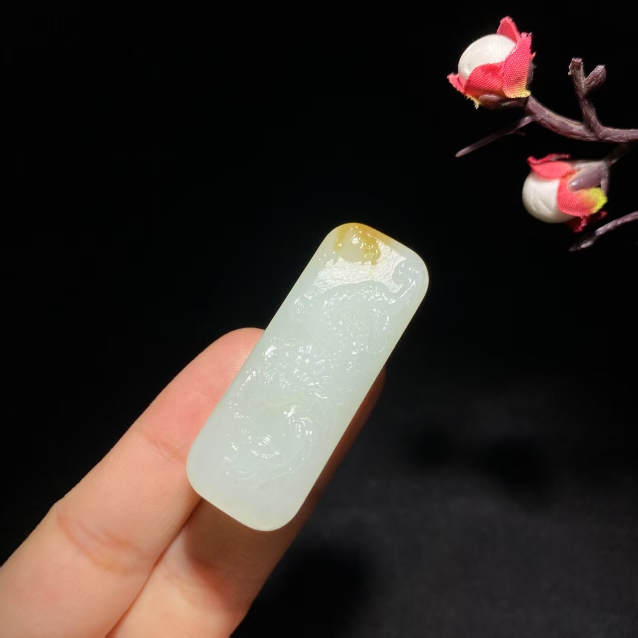 和田山料糖白玉生肖龙挂件