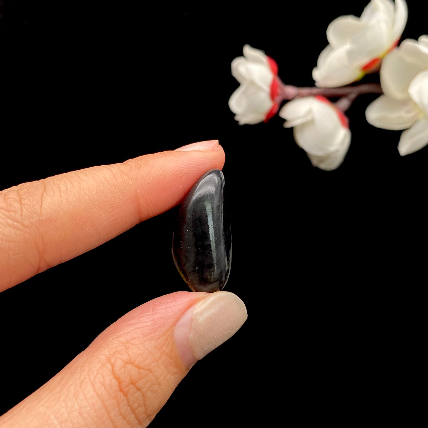 和田玉-青花籽料原石挂件