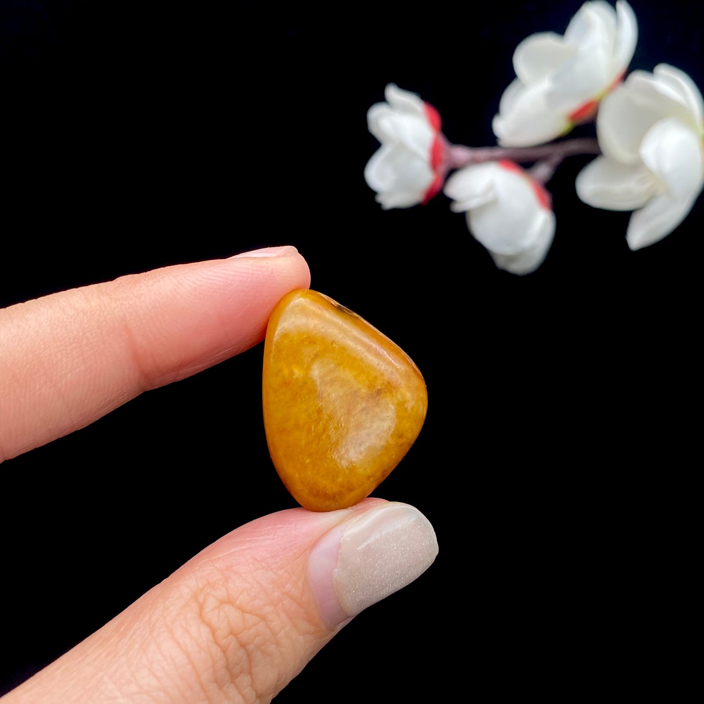 和田玉-黄沁皮籽料原石挂件