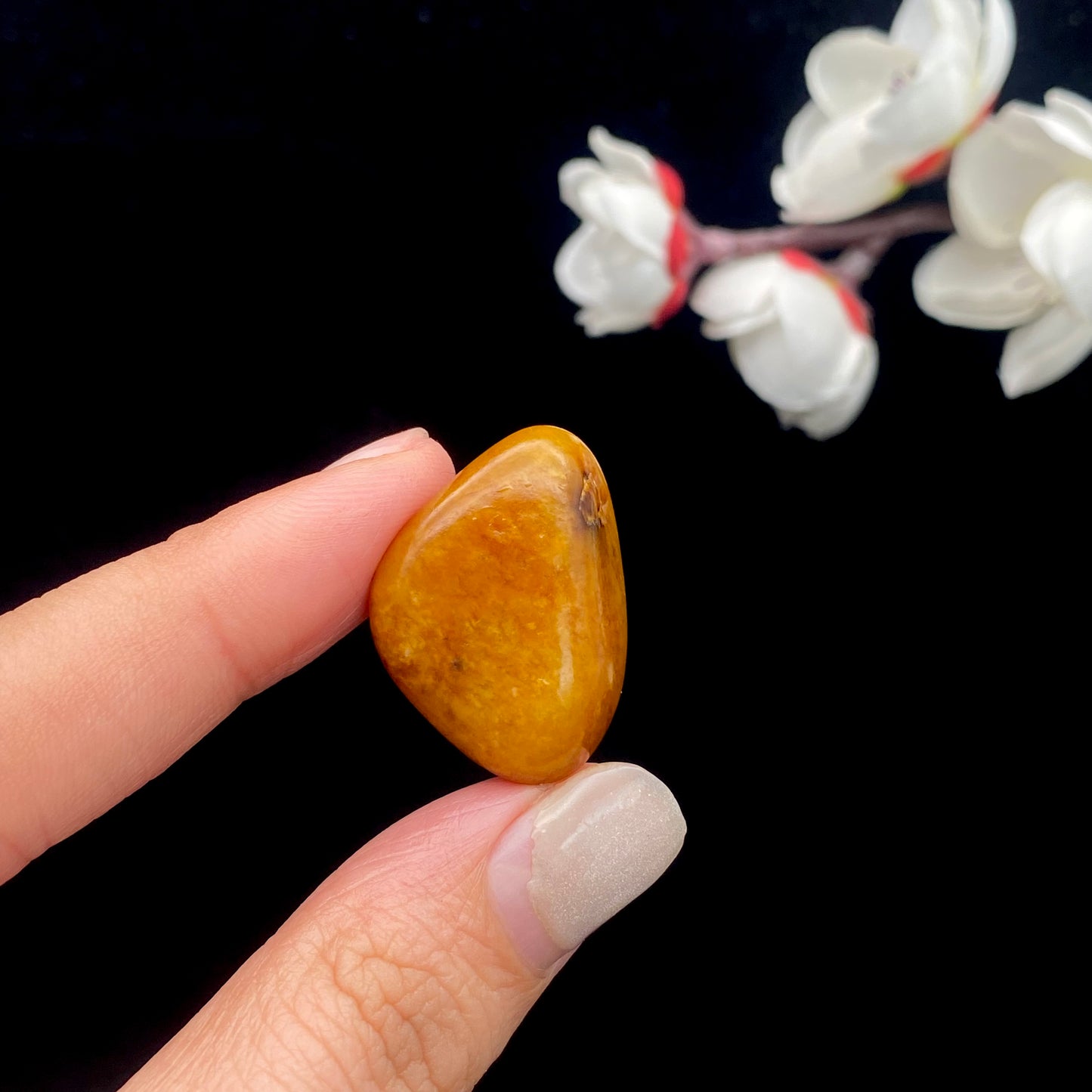 和田玉-黄沁皮籽料原石挂件