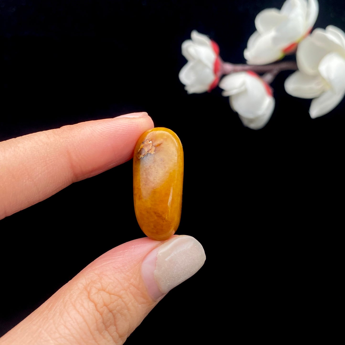 和田玉-黄沁皮籽料原石挂件
