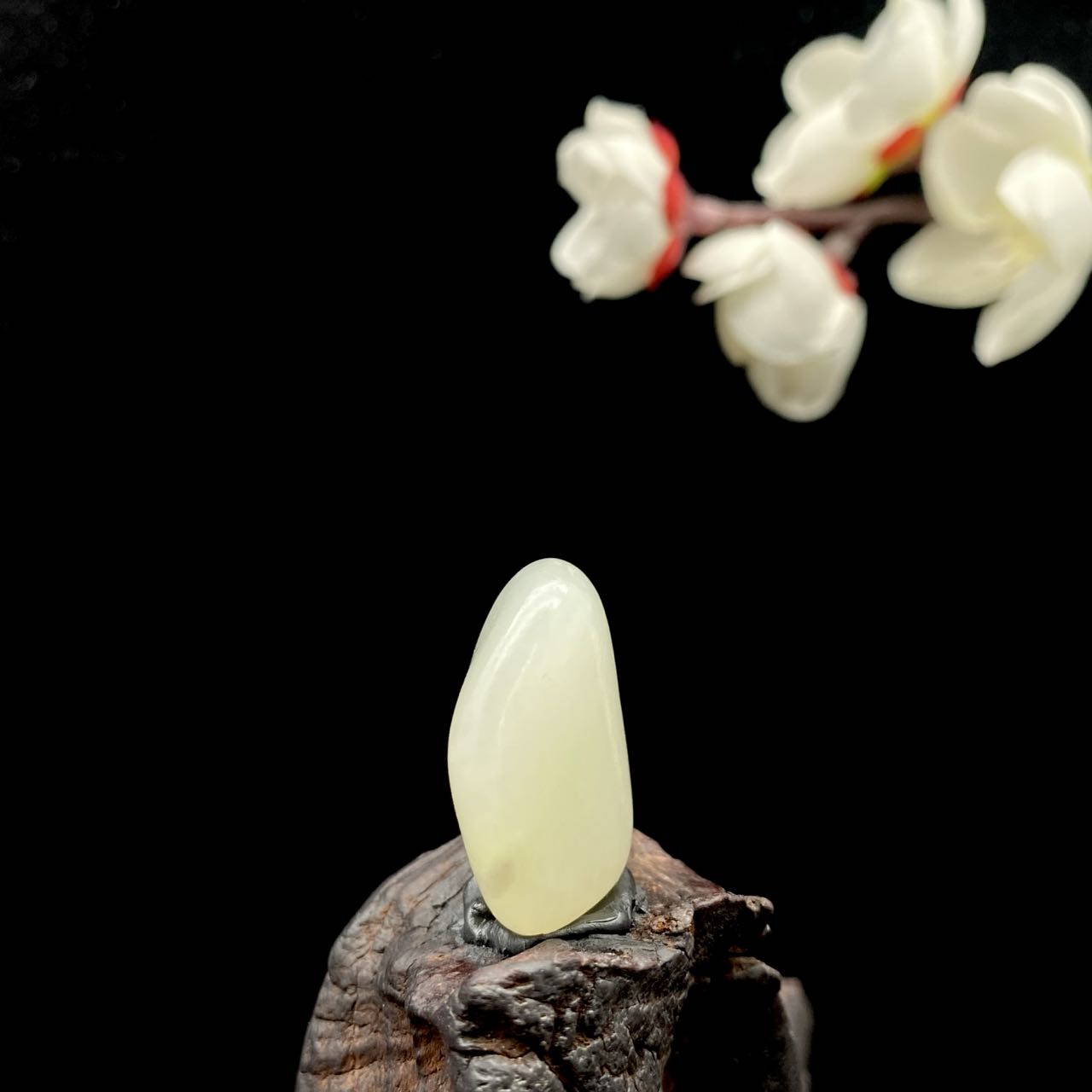 和田玉-白玉籽料原石挂件