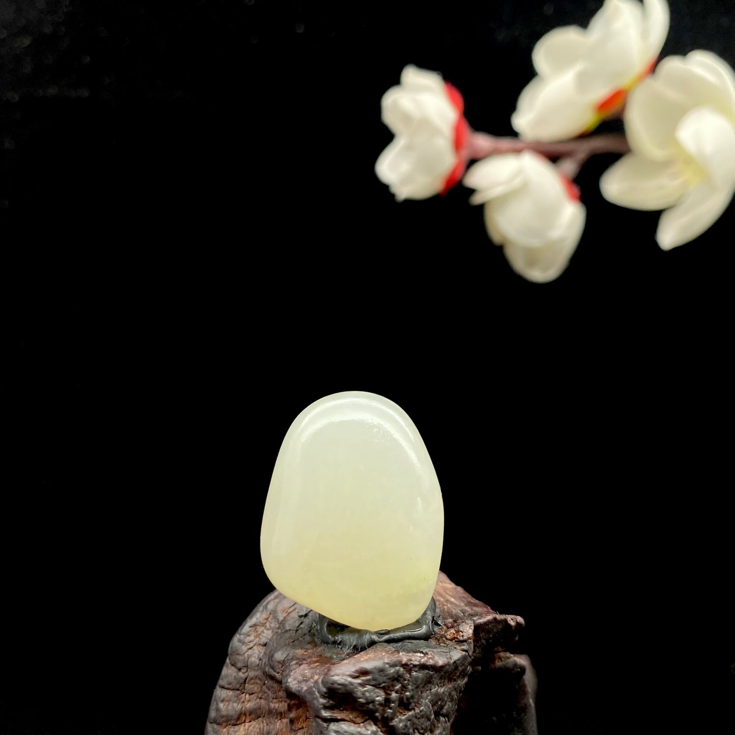 和田玉-白玉籽料原石挂件