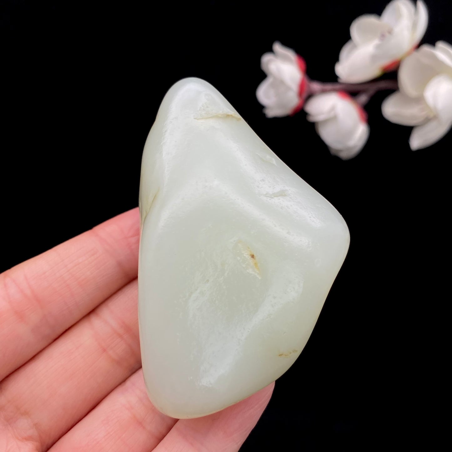 和田玉-青白玉籽料原石挂件