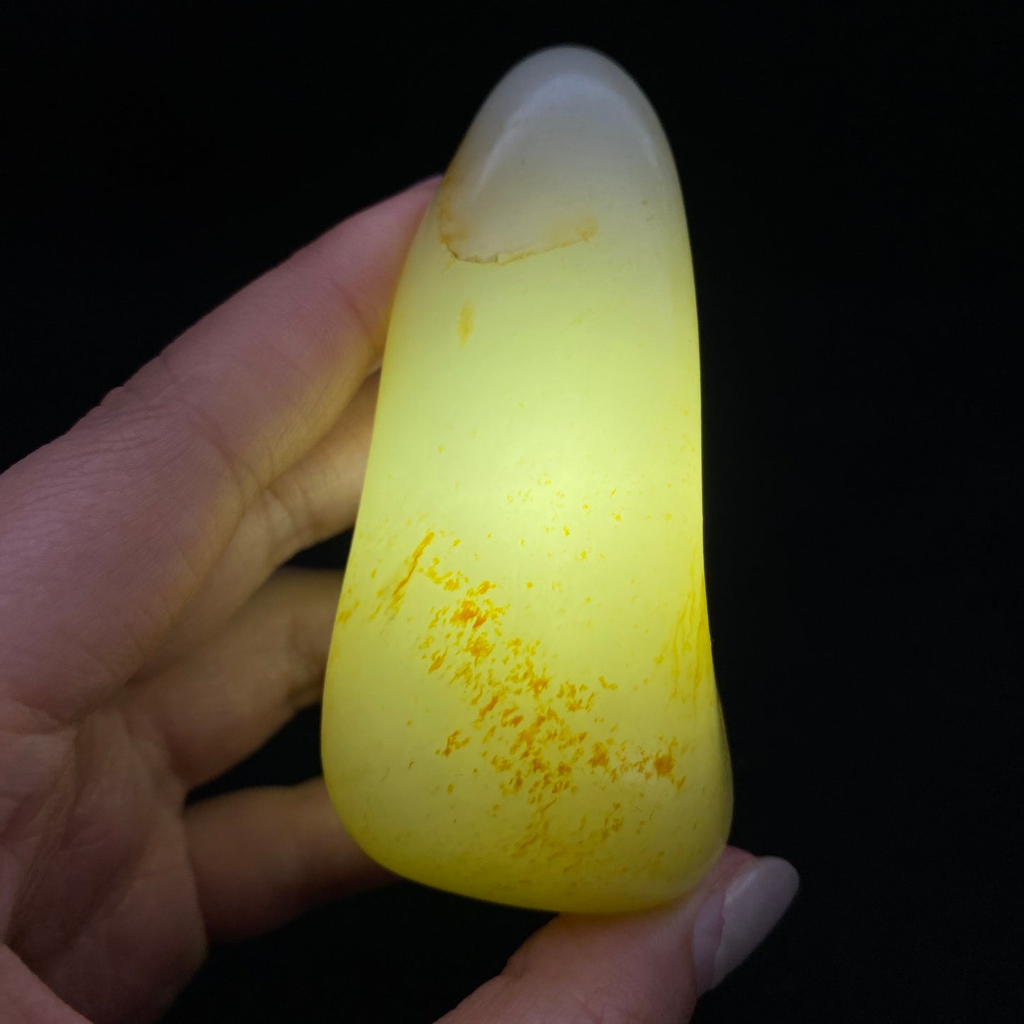 和田玉-洒金皮白肉籽料手把件