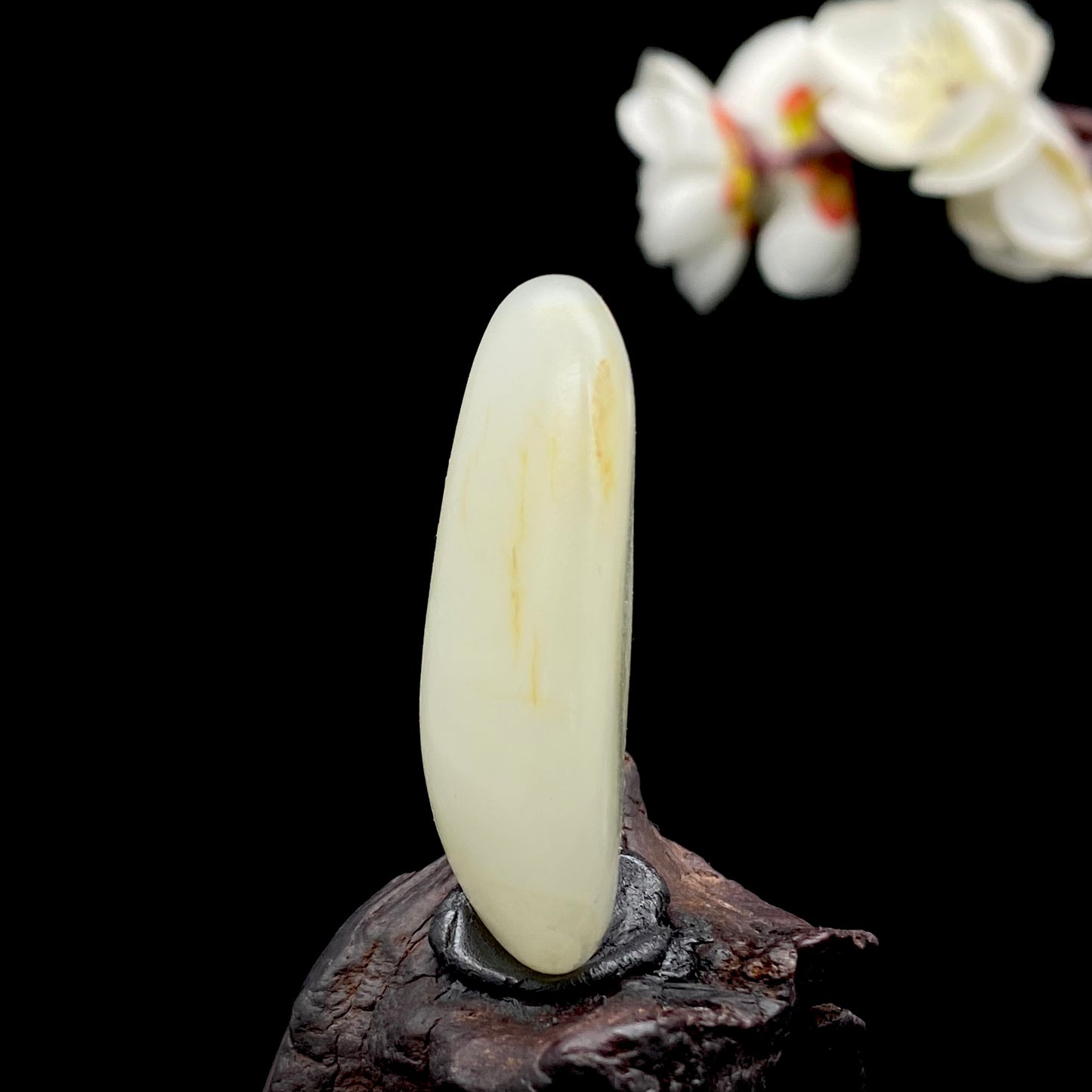 和田玉-白玉籽料原石挂件