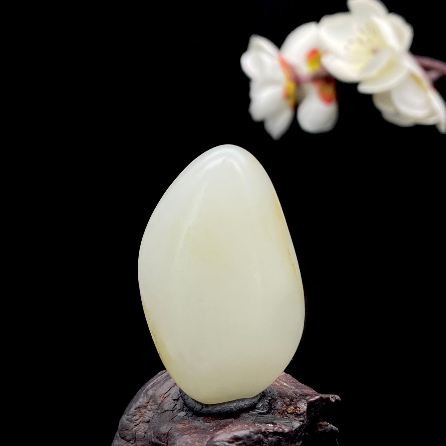 和田玉-白玉籽料原石挂件