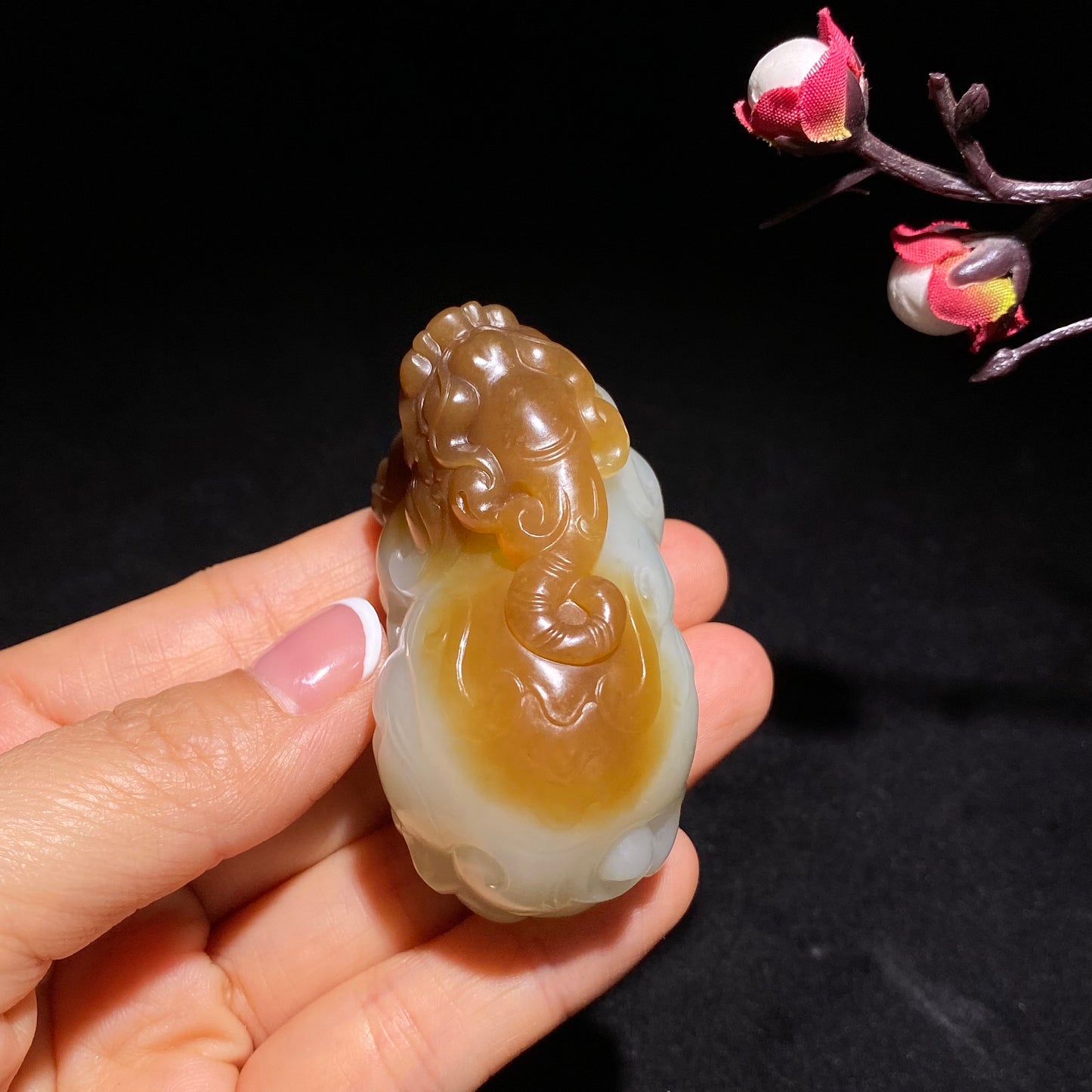新疆且末羊脂糖白玉貔貅手把件