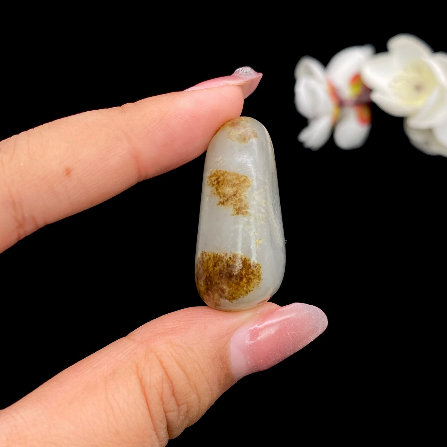 【超值推荐】和田玉-黄皮青花底籽料挂件