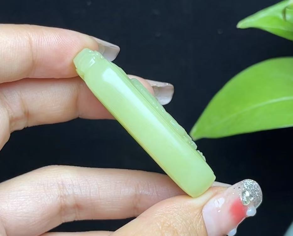新疆和田玉若羌黄口料下山虎