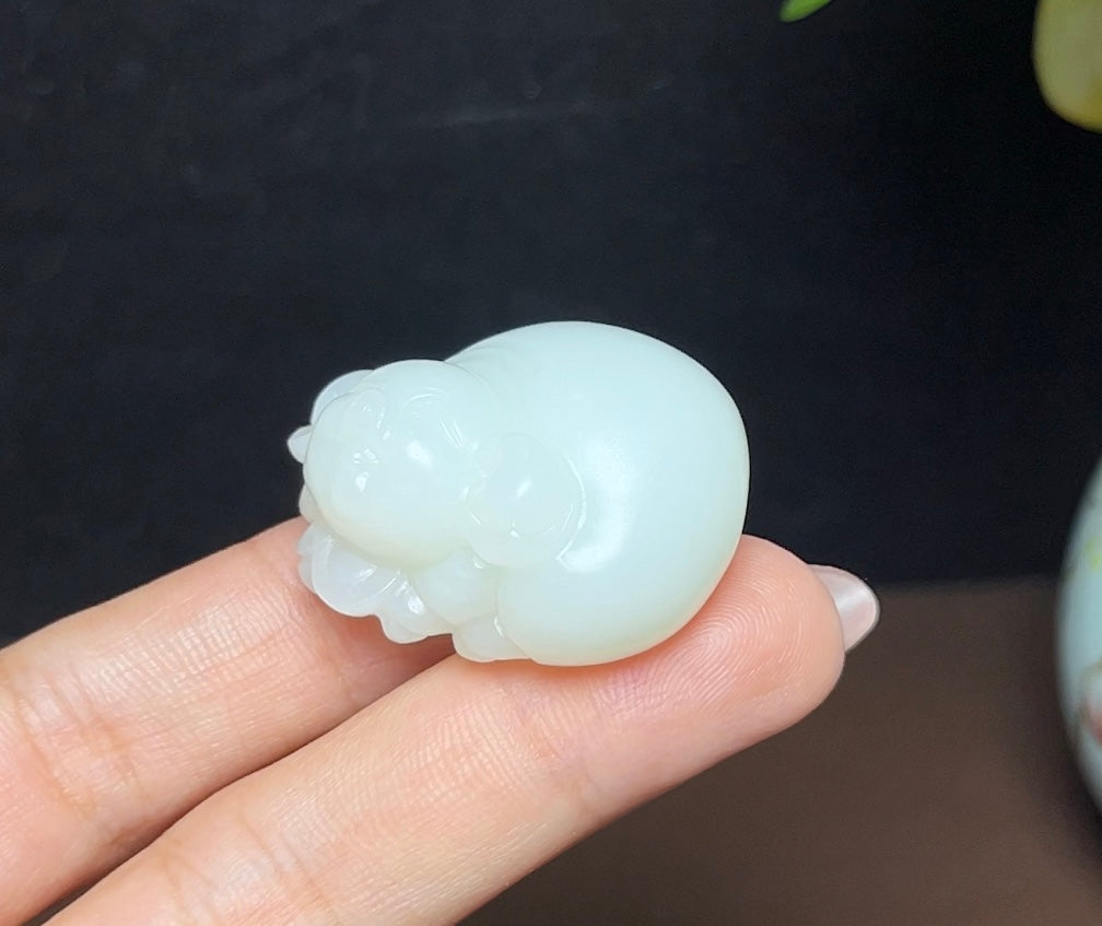 和田羊脂玉生肖发财猪