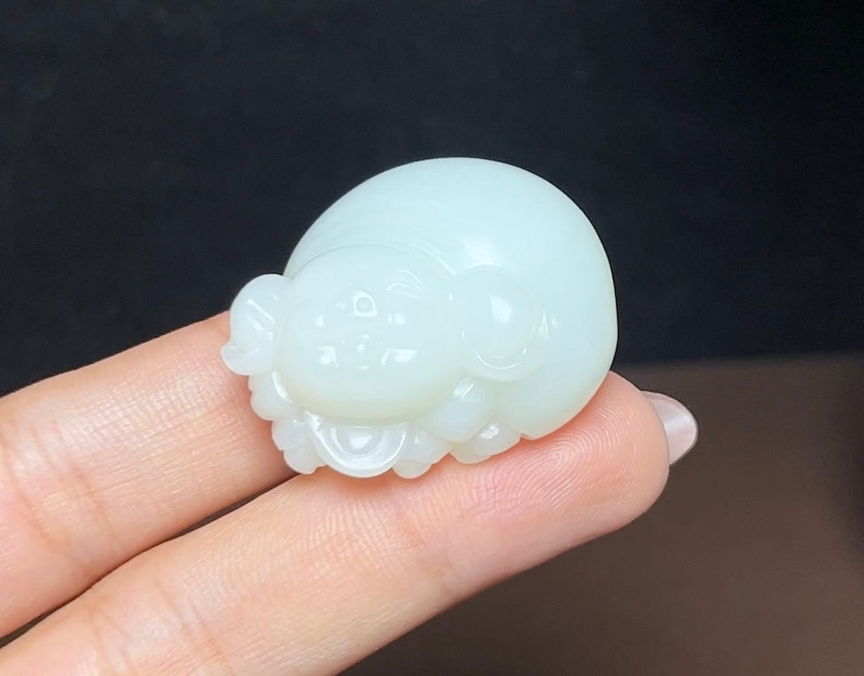 和田羊脂玉生肖发财猪