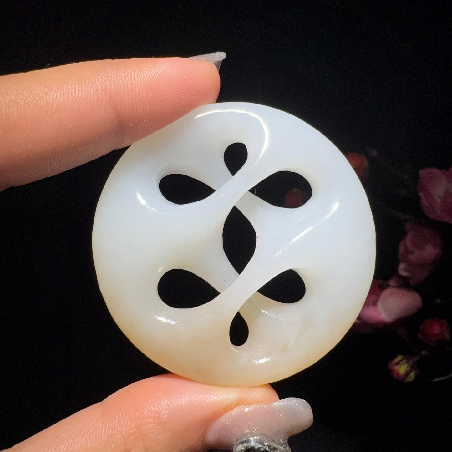 和田玉糖白挂件时来运转