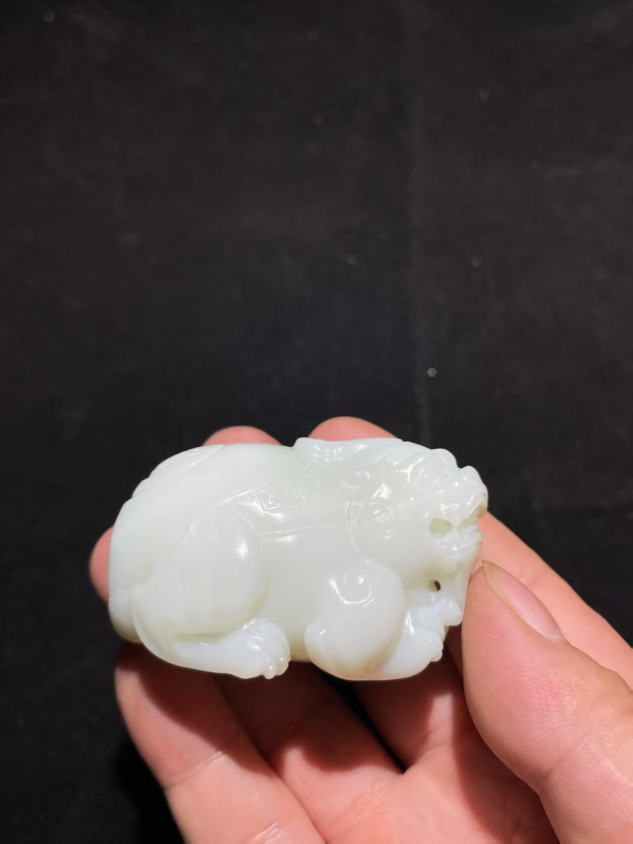 和田白玉貔貅挂件