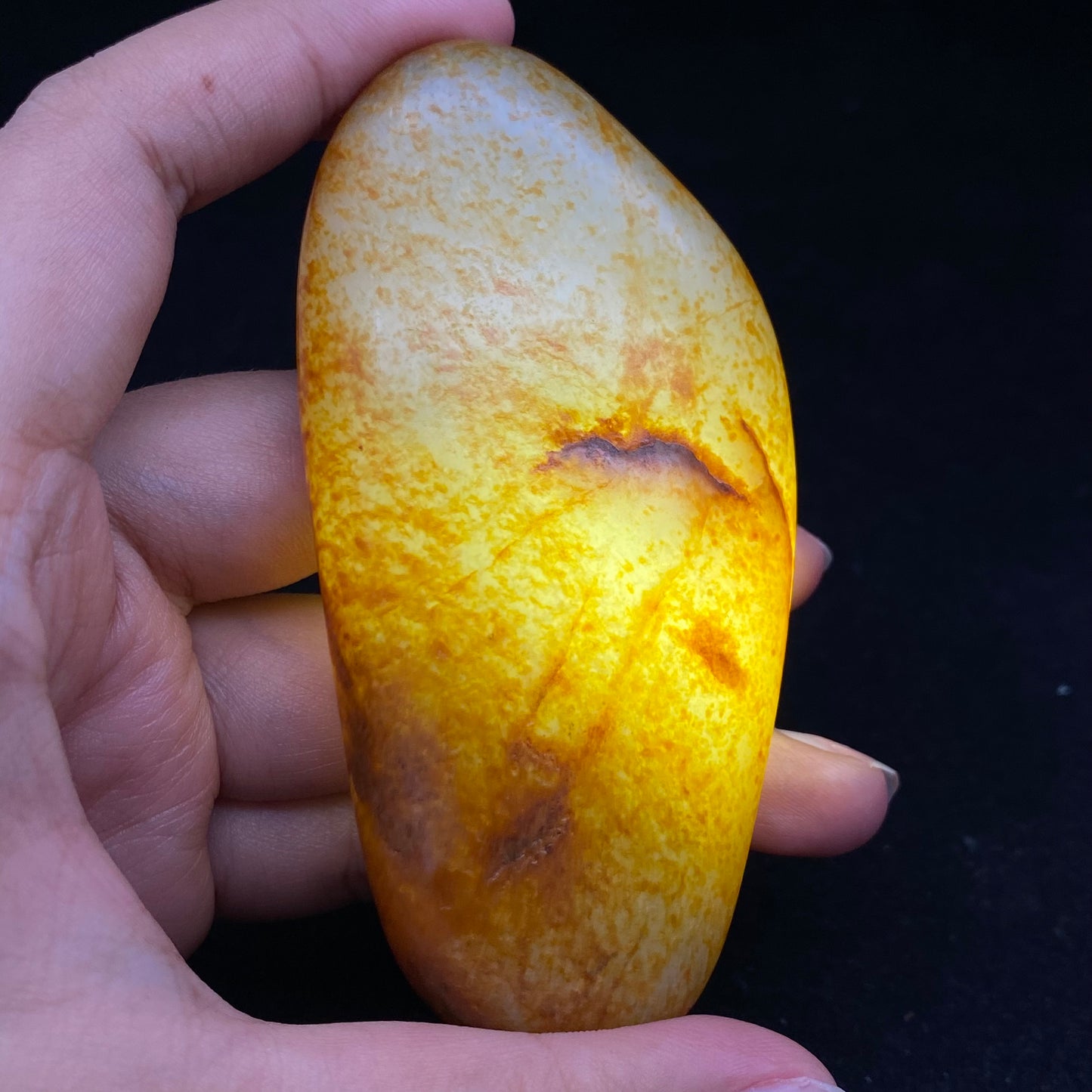 和田玉-洒红皮青花底籽料手把件