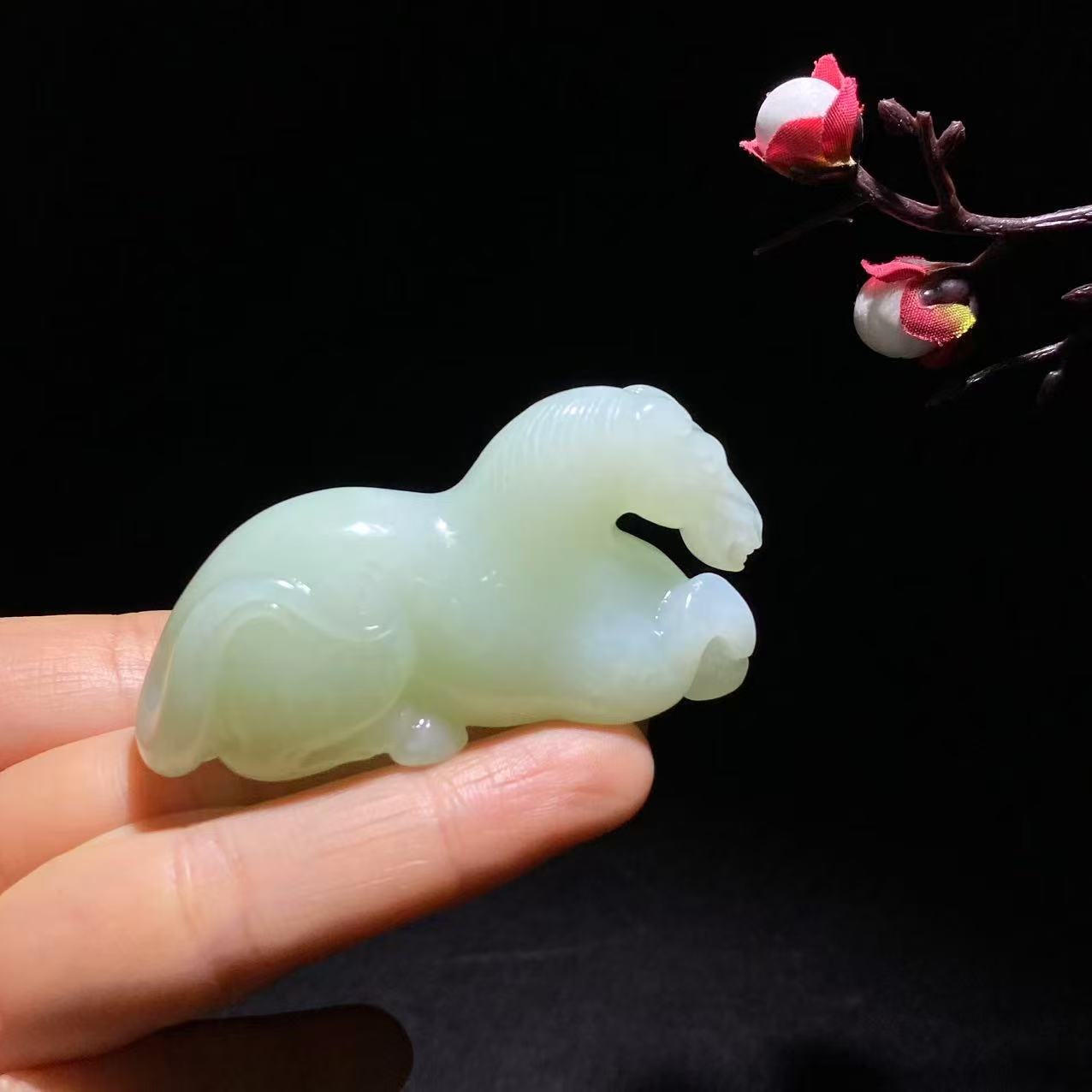 和田翠色白玉生肖马