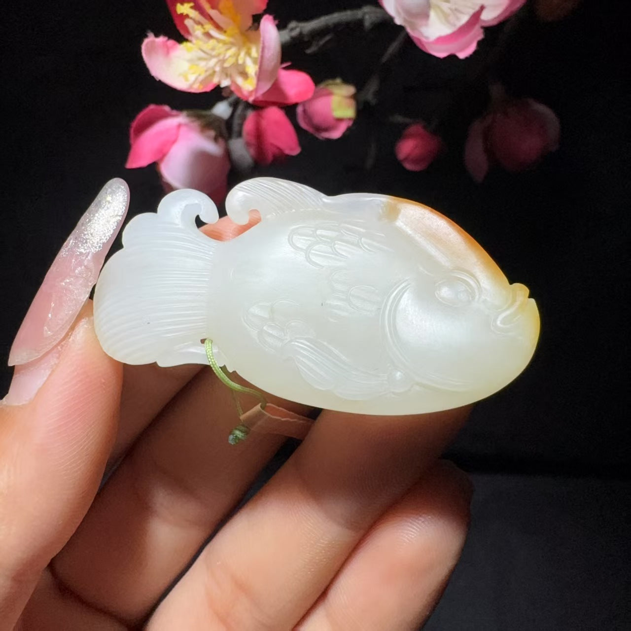 和田玉籽料挂件连年有余