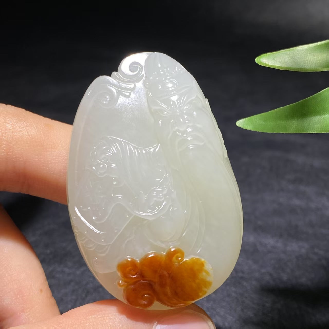 和田玉籽料关公挂件