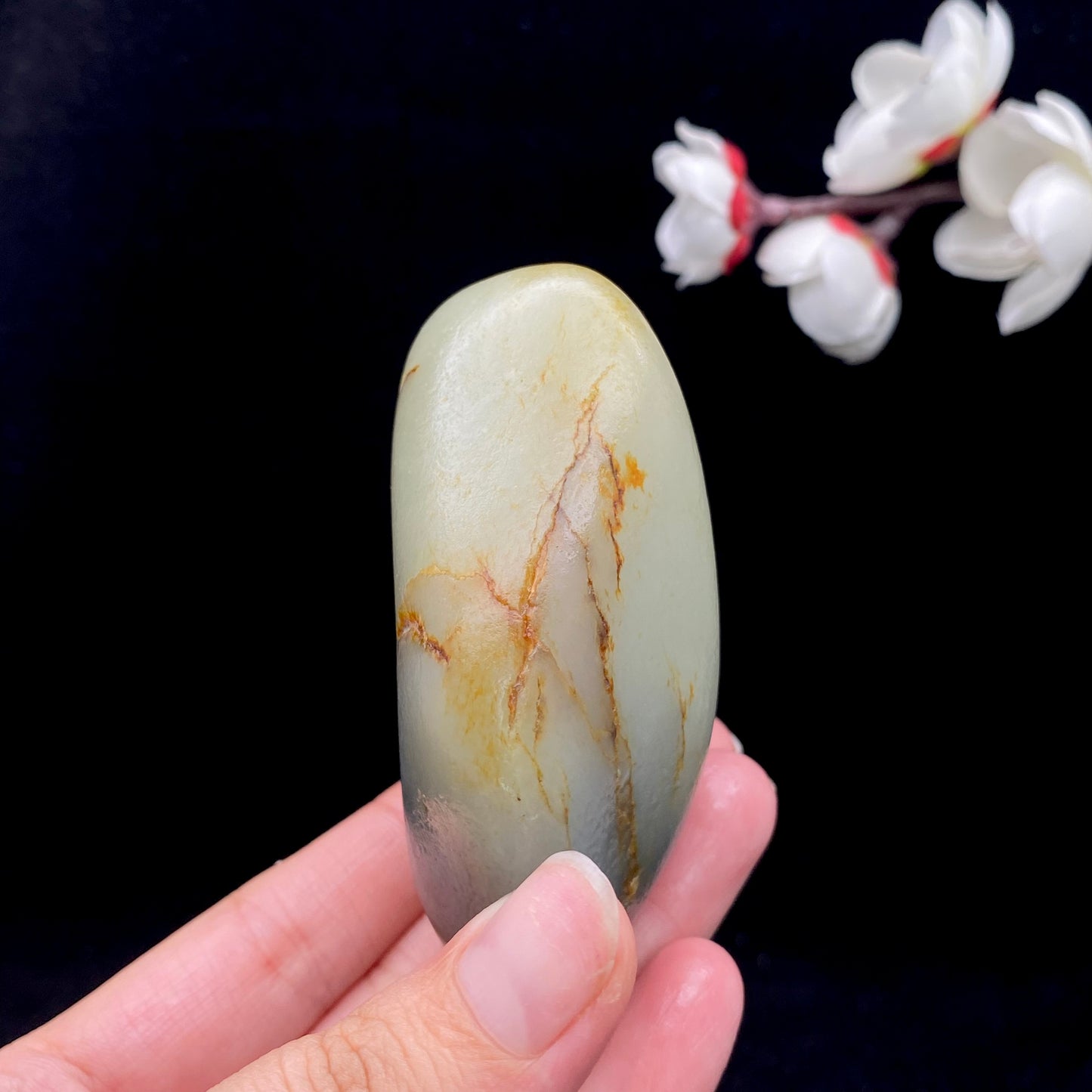 和田玉-黄皮青花籽料原石(182.9克)