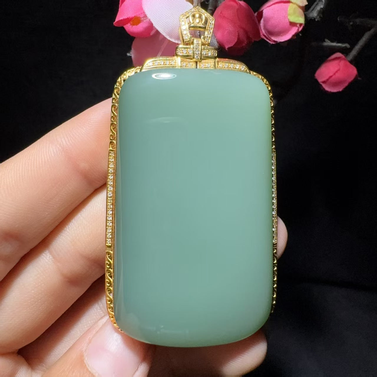 和田玉碧玉金镶玉吊坠(51.3g)