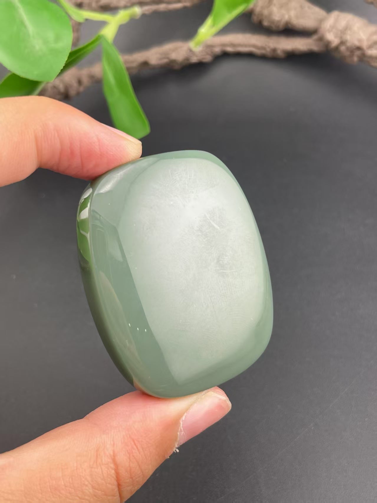 和田玉沙枣青无事牌(63.3g)