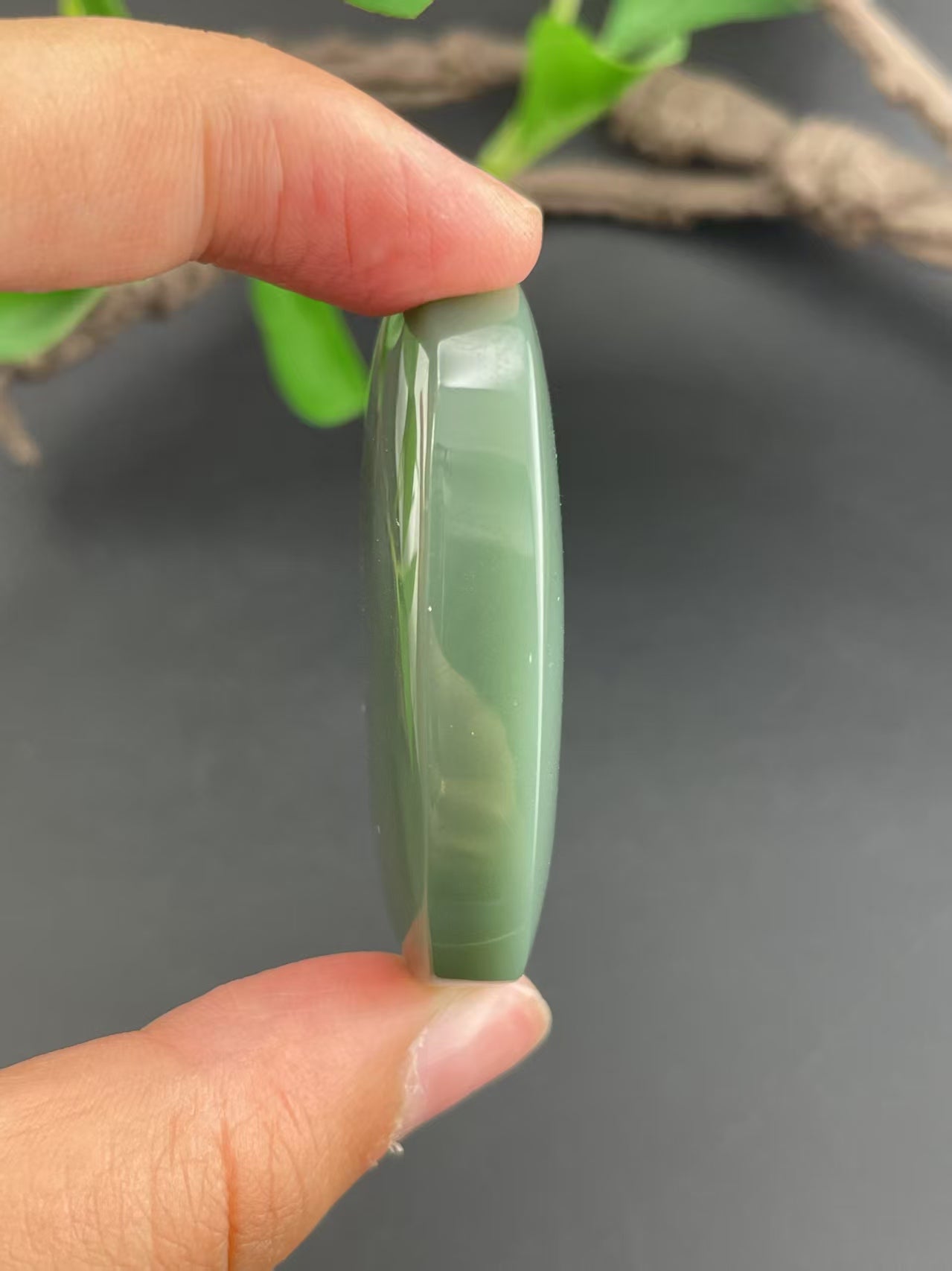 和田玉沙枣青无事牌(63.3g)