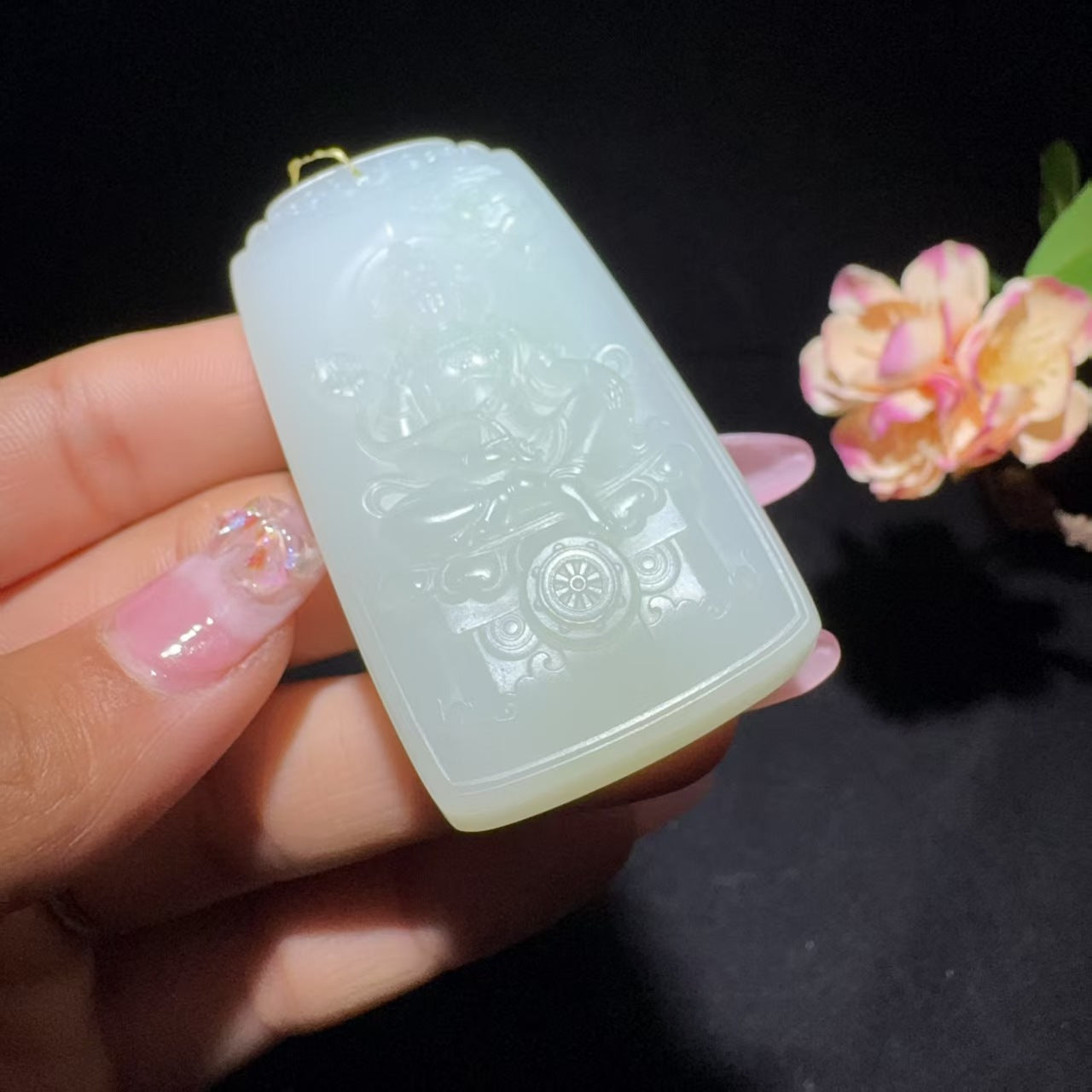 和田玉白玉带翠观音挂件(57.0g)